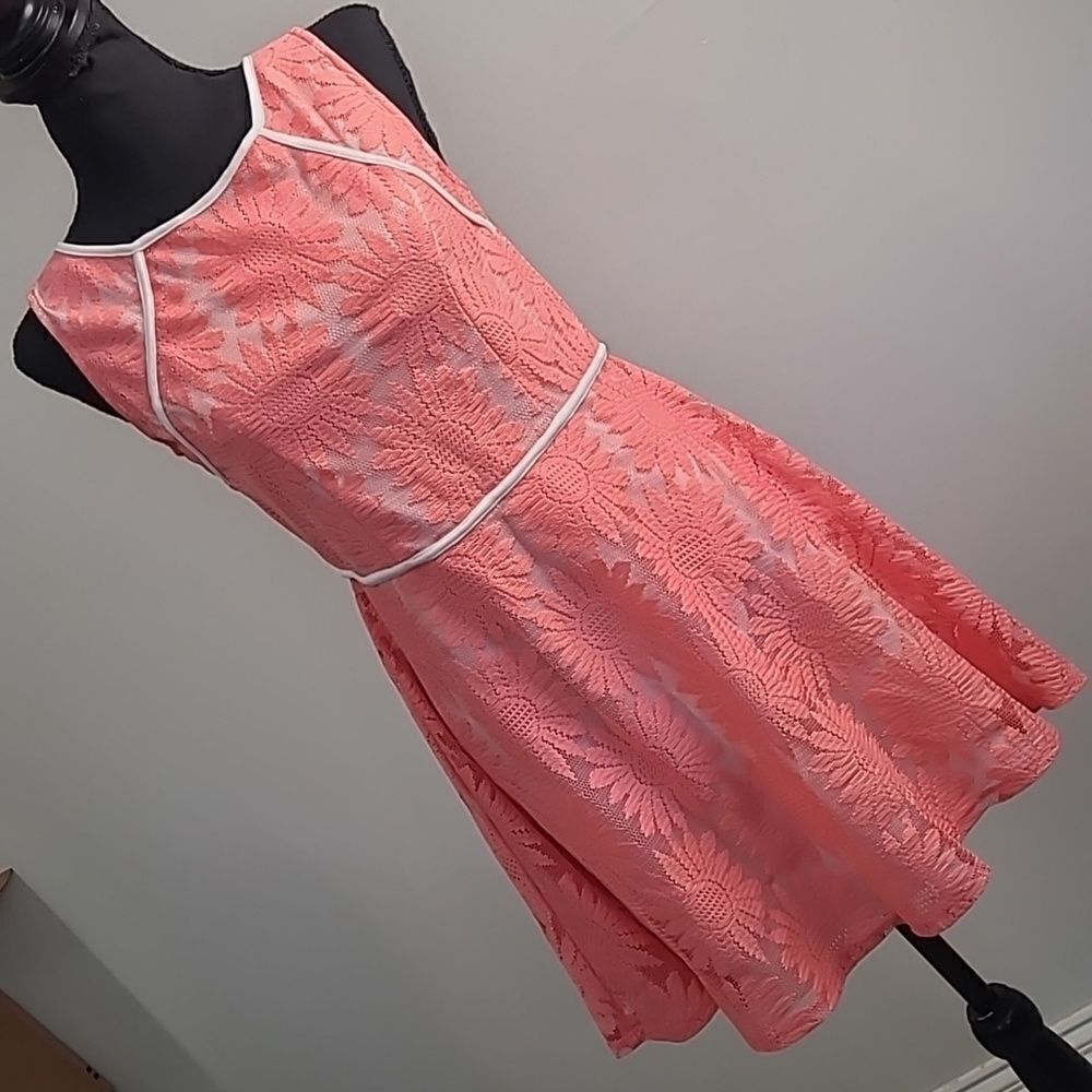 Profile sz M lace overlay dress back zipper white trim